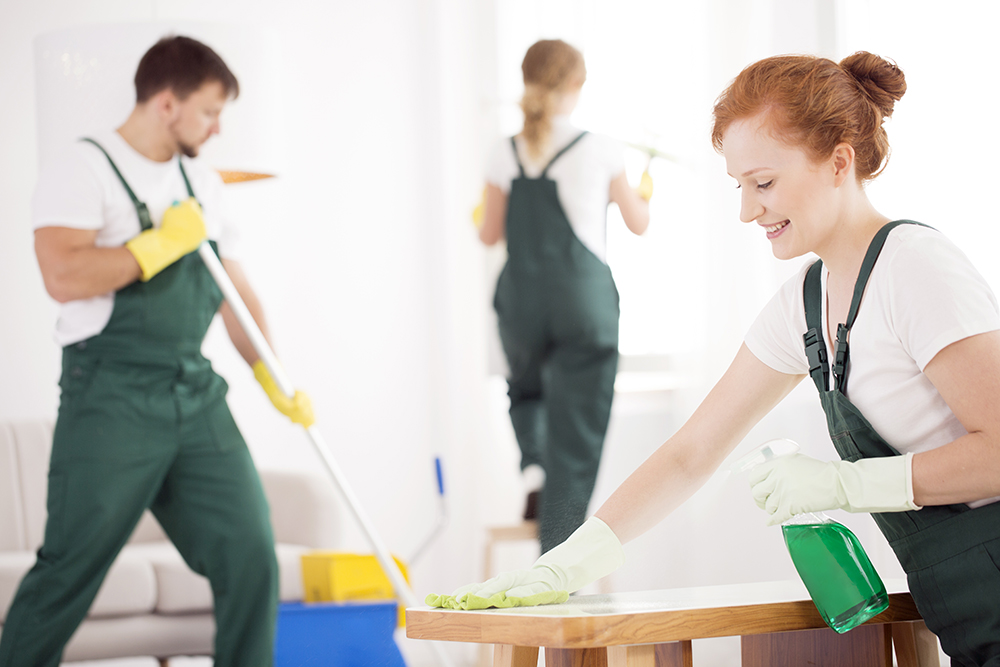 When Should You Use a One-Time Cleaning Service 6 cleaning service during work